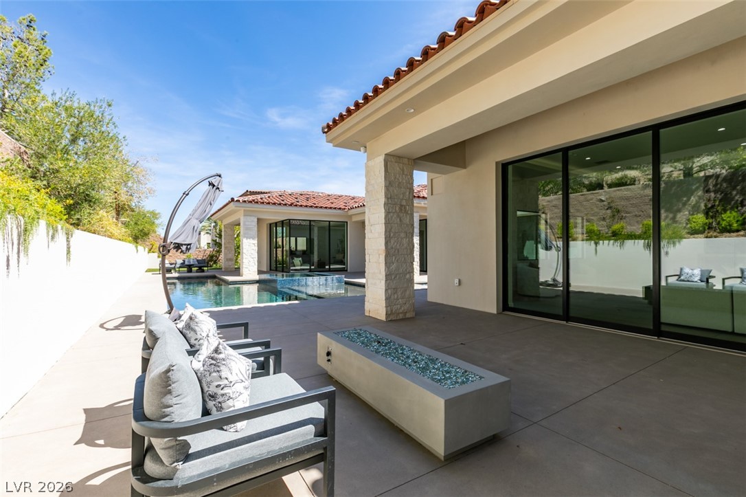 42 Ravenswood Avenue