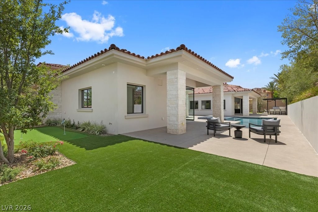 42 Ravenswood Avenue