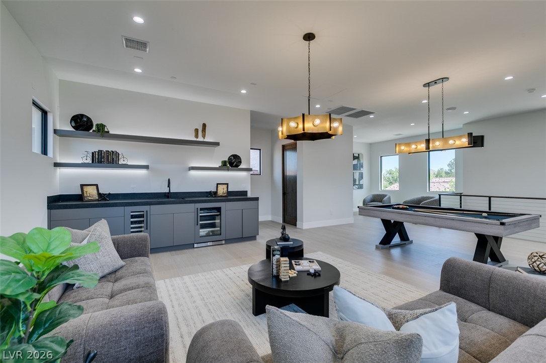 42 Ravenswood Avenue