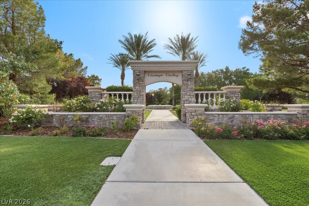 42 Ravenswood Avenue