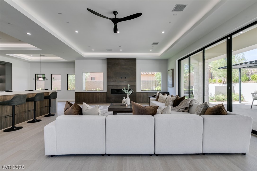 42 Ravenswood Avenue