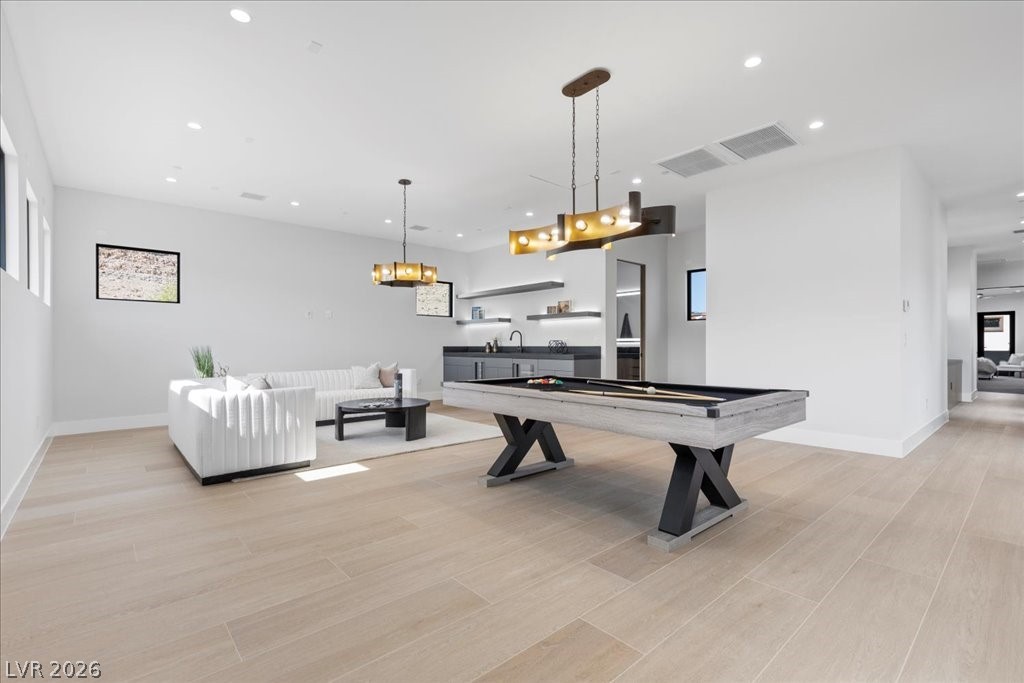 42 Ravenswood Avenue