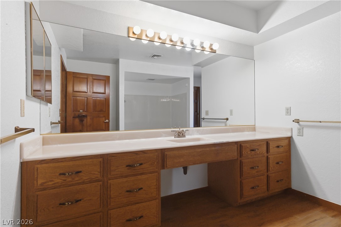 5759 Hedgehaven Court