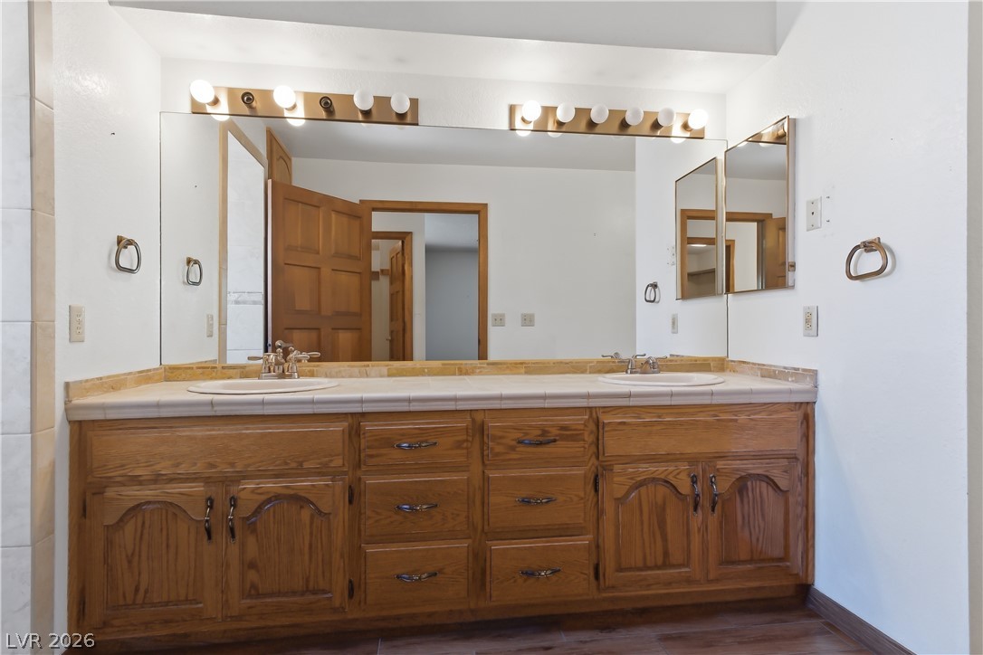 5759 Hedgehaven Court