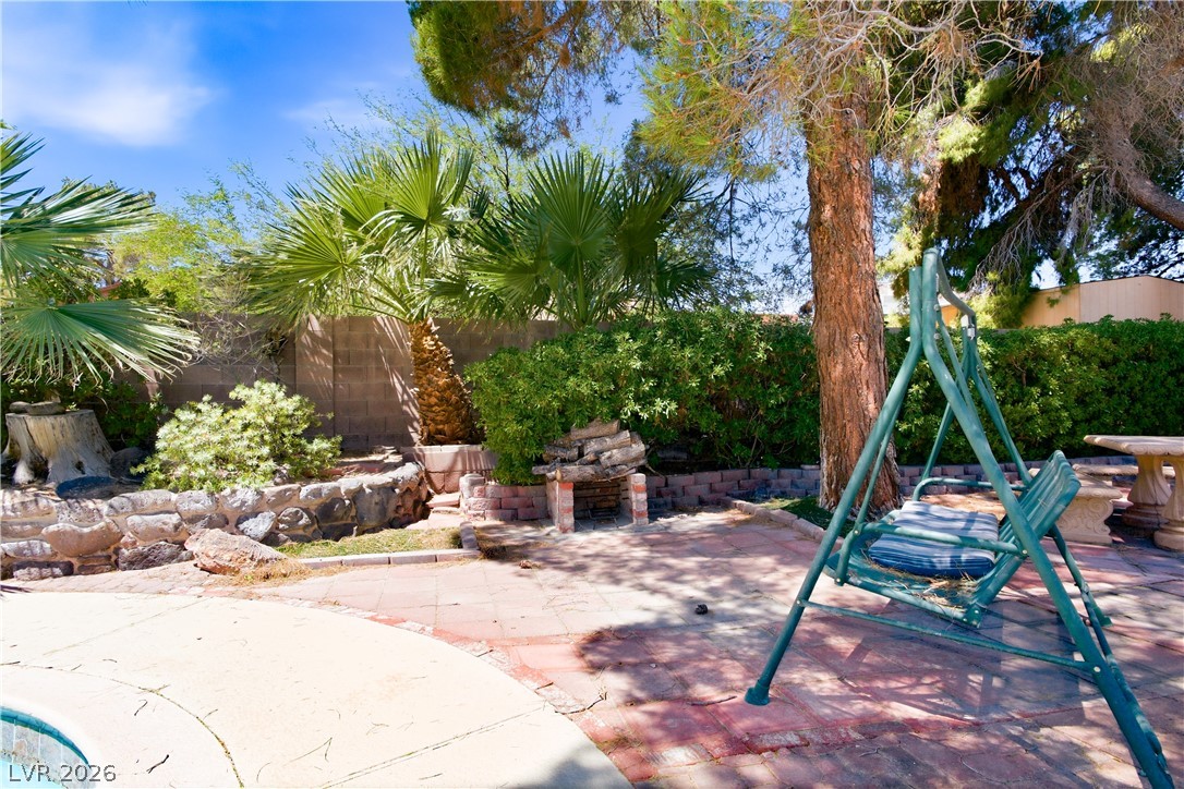 5759 Hedgehaven Court