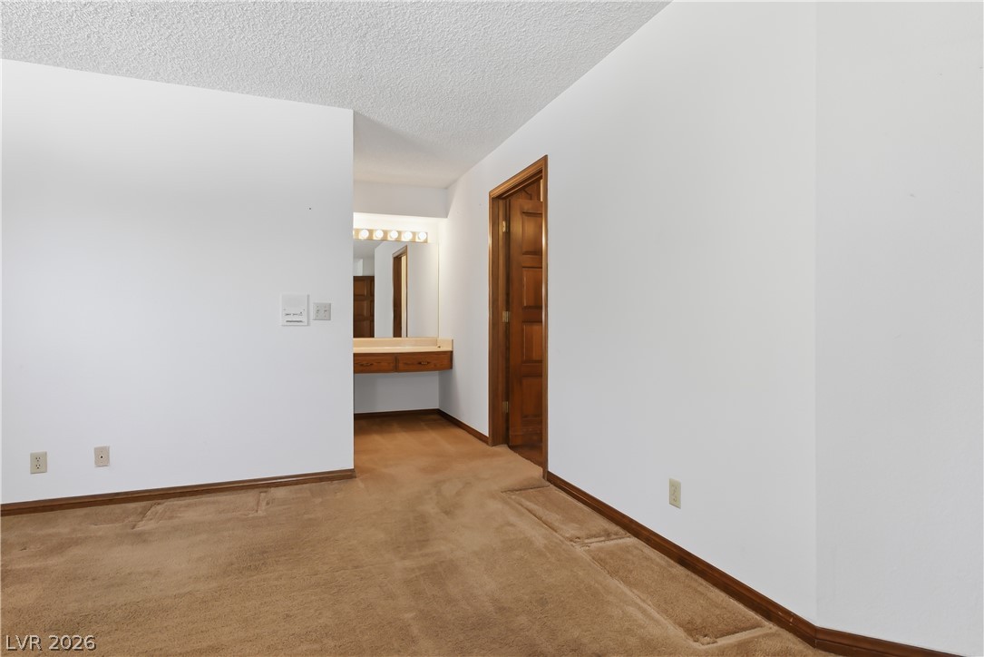 5759 Hedgehaven Court