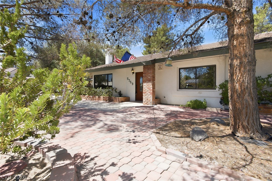 5759 Hedgehaven Court