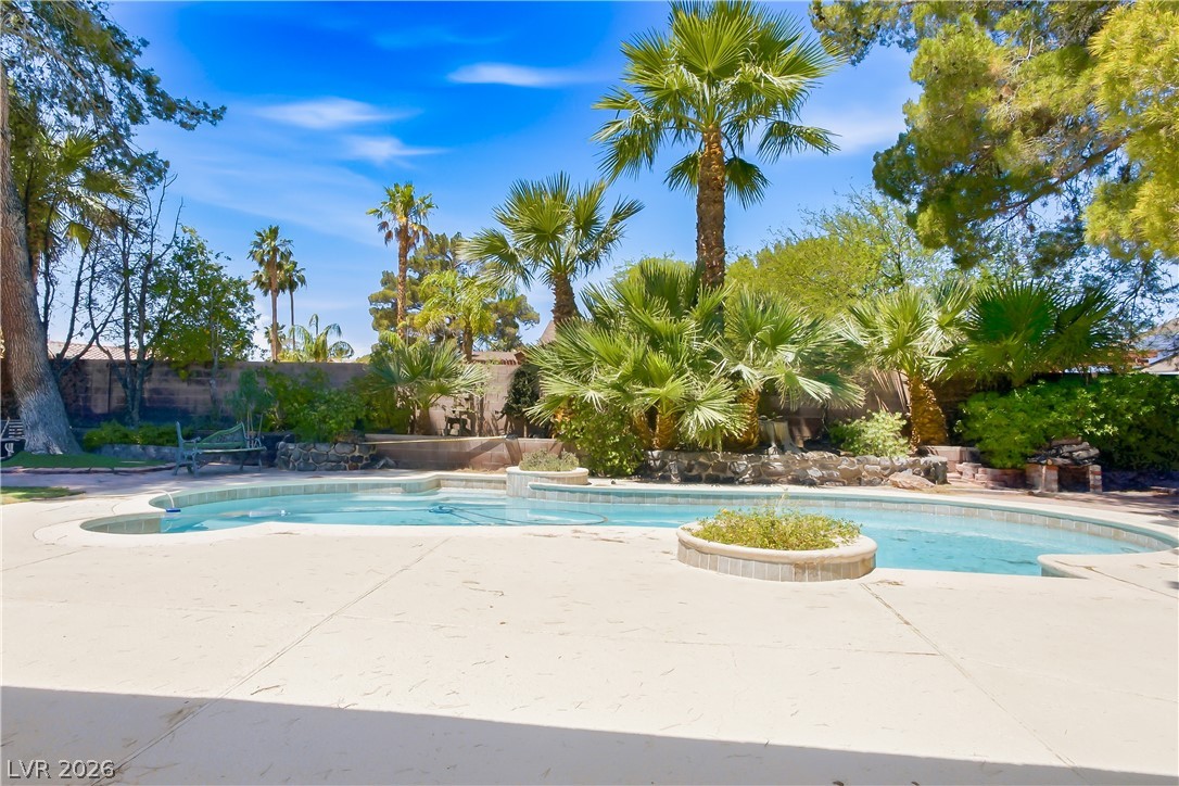 5759 Hedgehaven Court
