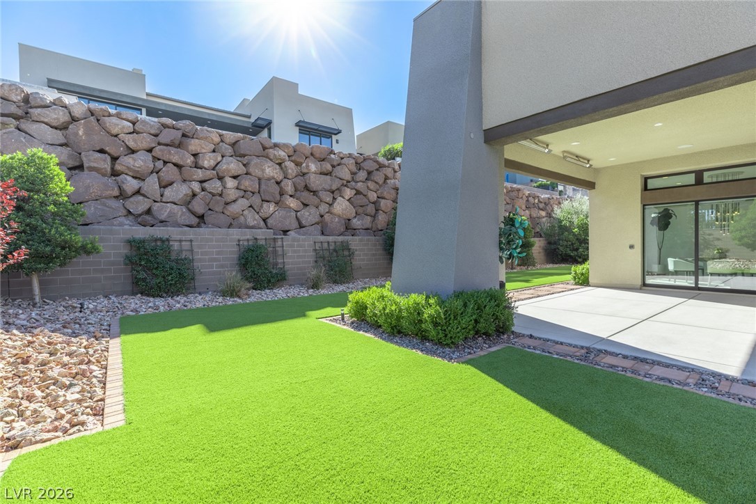 2195 Overlook Canyon Lane