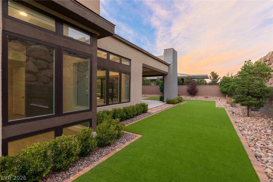 2195 Overlook Canyon Lane