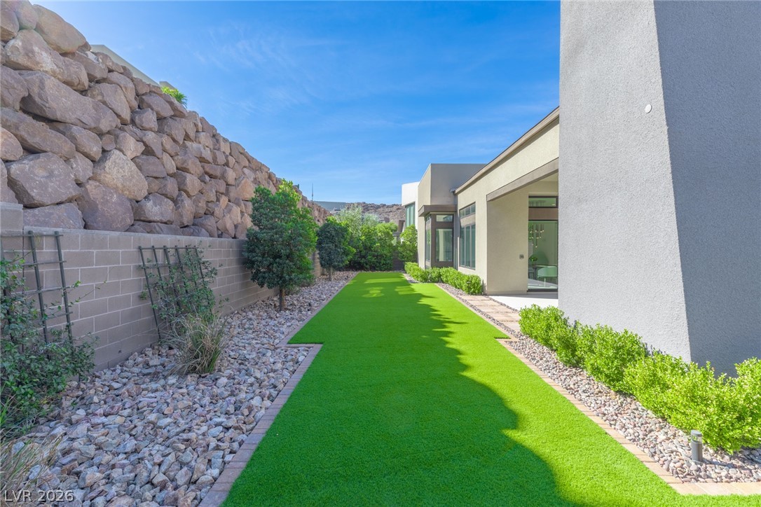 2195 Overlook Canyon Lane