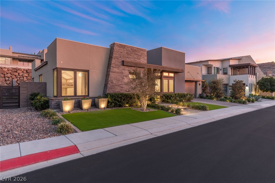 2195 Overlook Canyon Lane