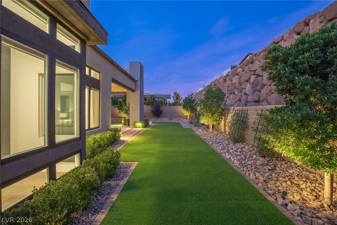 2195 Overlook Canyon Lane