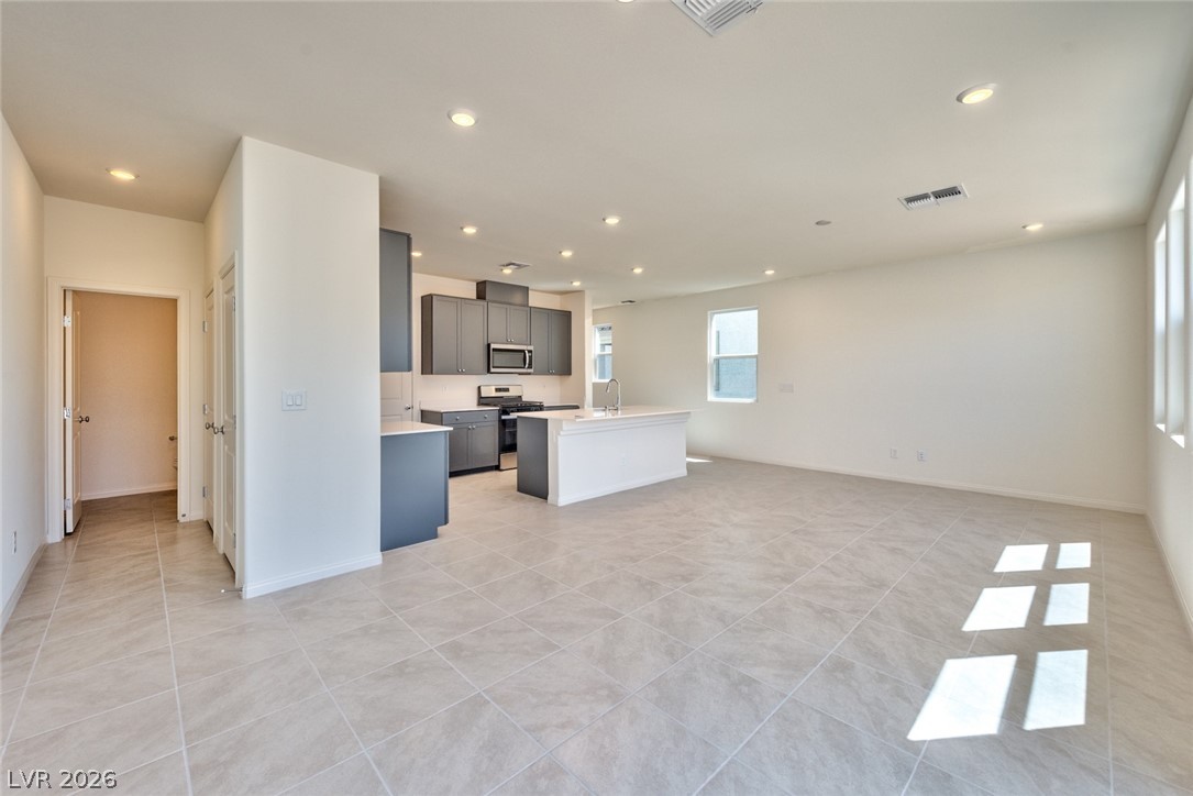 10167 Glowing Amber Street