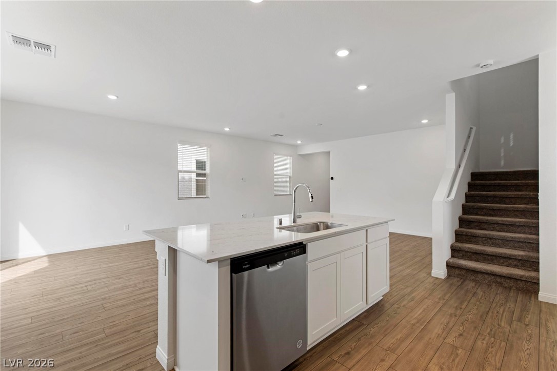 10183 Glowing Amber Street