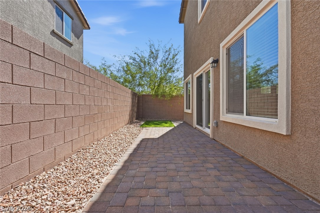 4706 Turquoise Cliffs Avenue