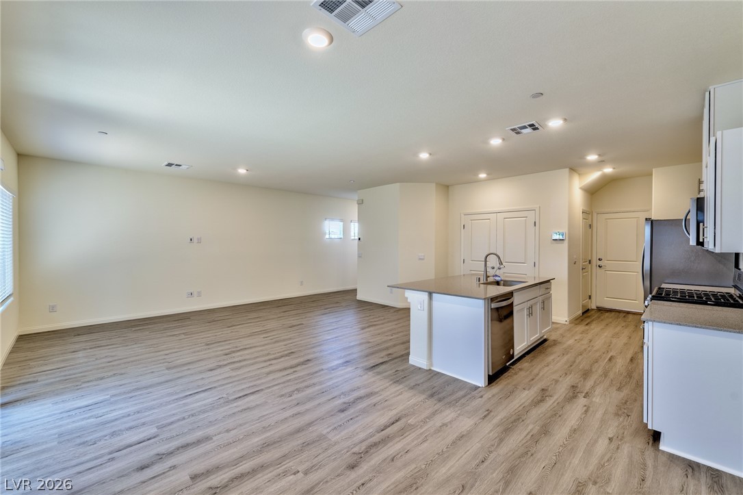 4702 Arctic Cliffs Avenue