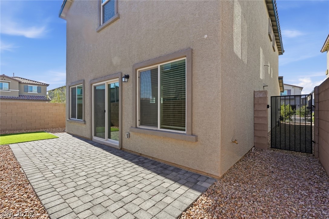 4702 Arctic Cliffs Avenue