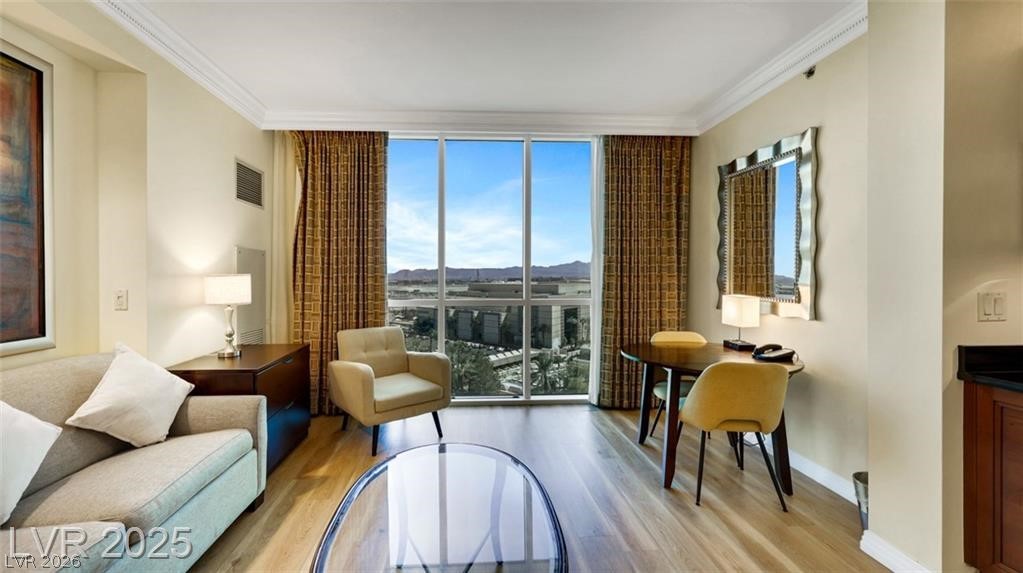 135 East HARMON Avenue 904