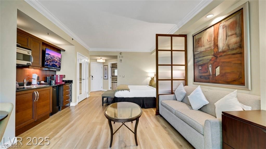 135 East HARMON Avenue 904