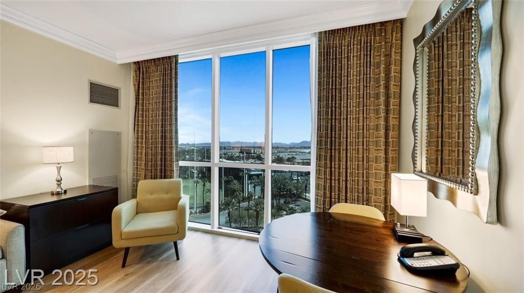 135 East HARMON Avenue 904