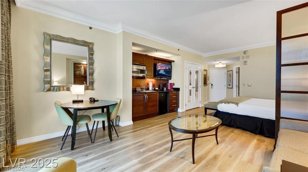 135 East HARMON Avenue 904