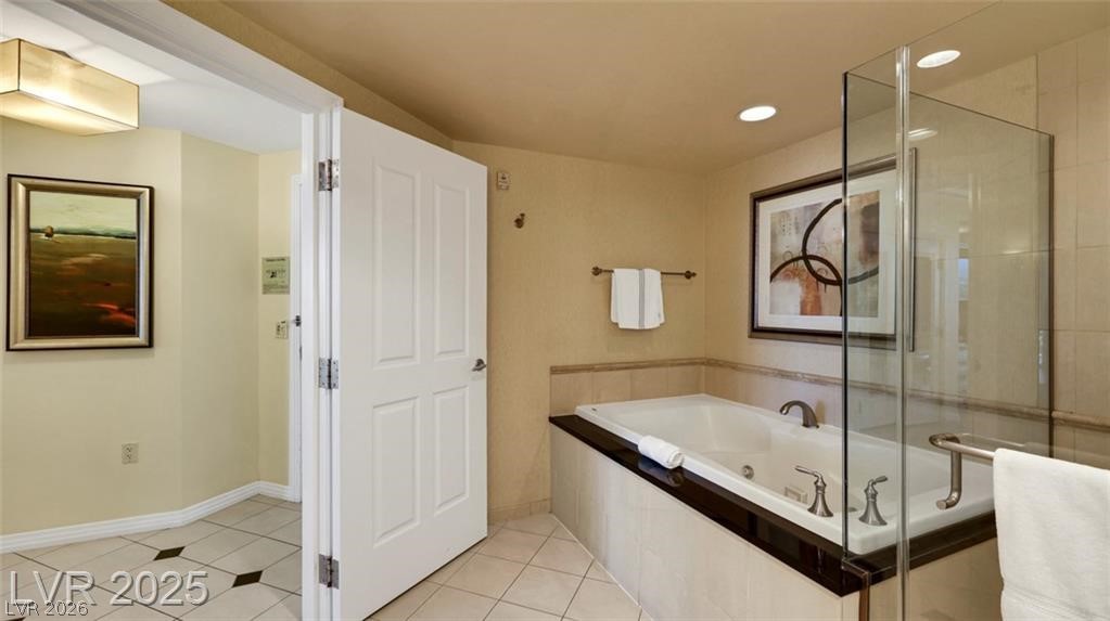 135 East HARMON Avenue 904