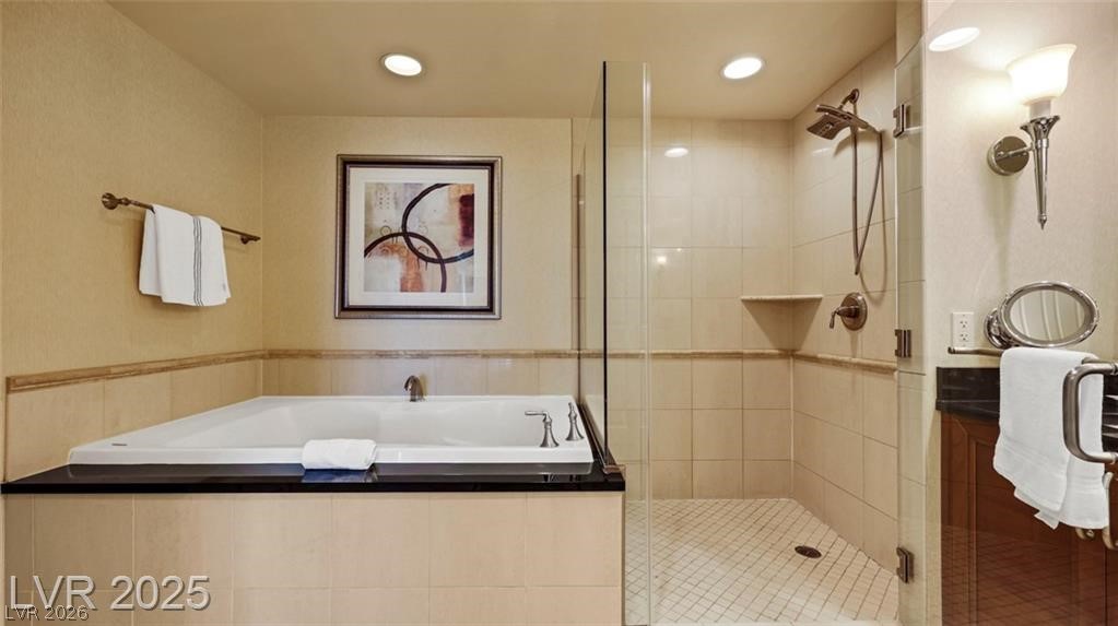 135 East HARMON Avenue 904