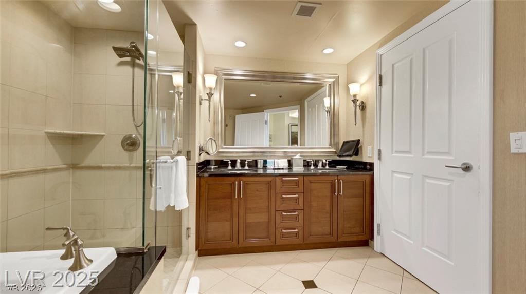 135 East HARMON Avenue 904