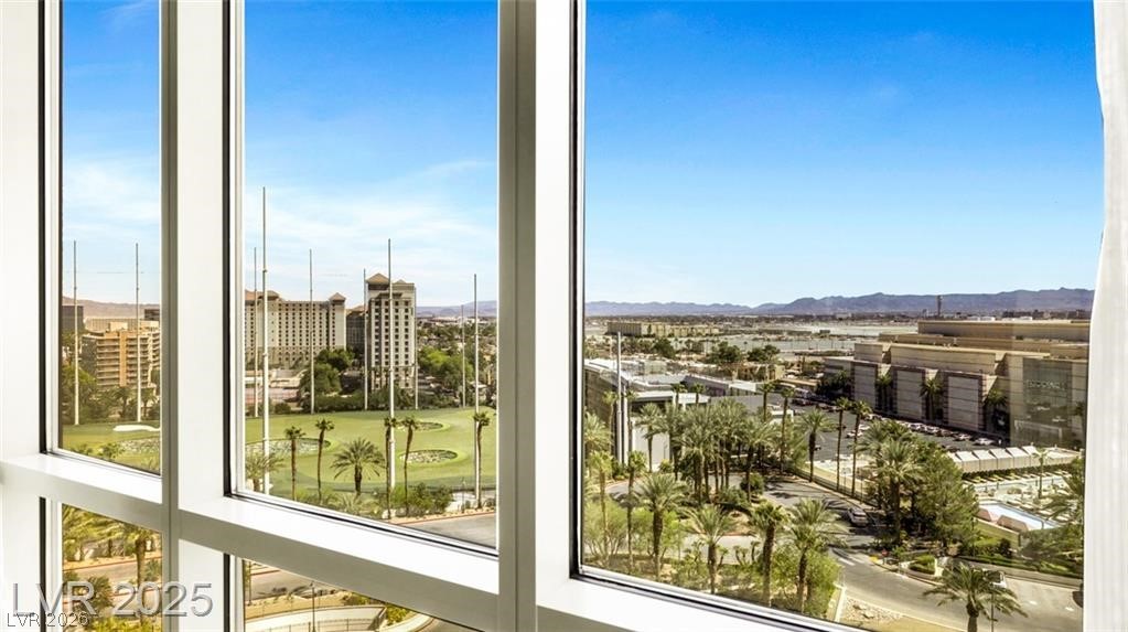 135 East HARMON Avenue 904