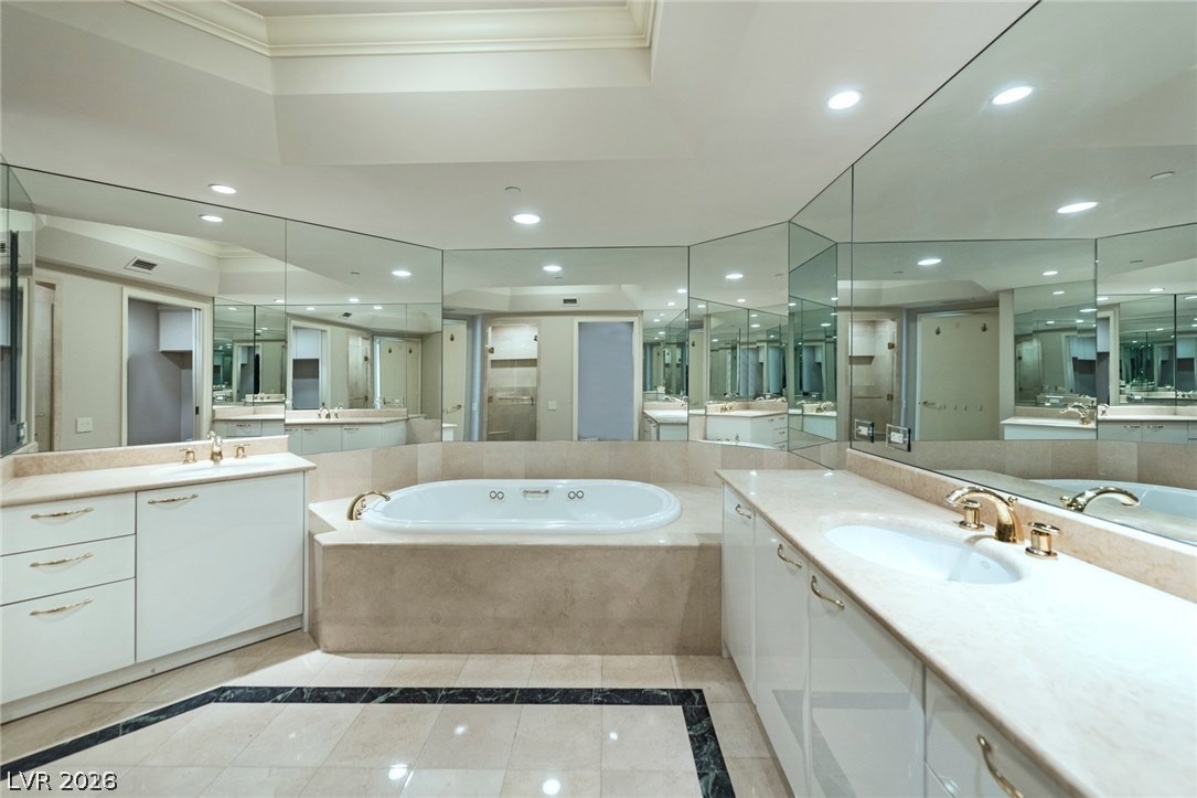 2877 Paradise Road 805