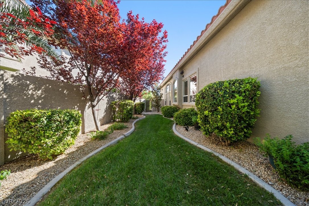 10000 Charlemont Drive