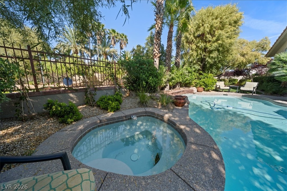 10000 Charlemont Drive