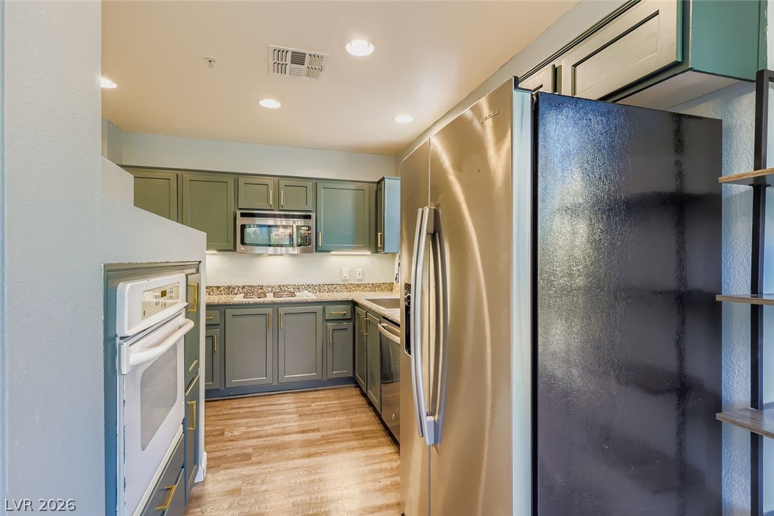 39 East Agate Avenue 208