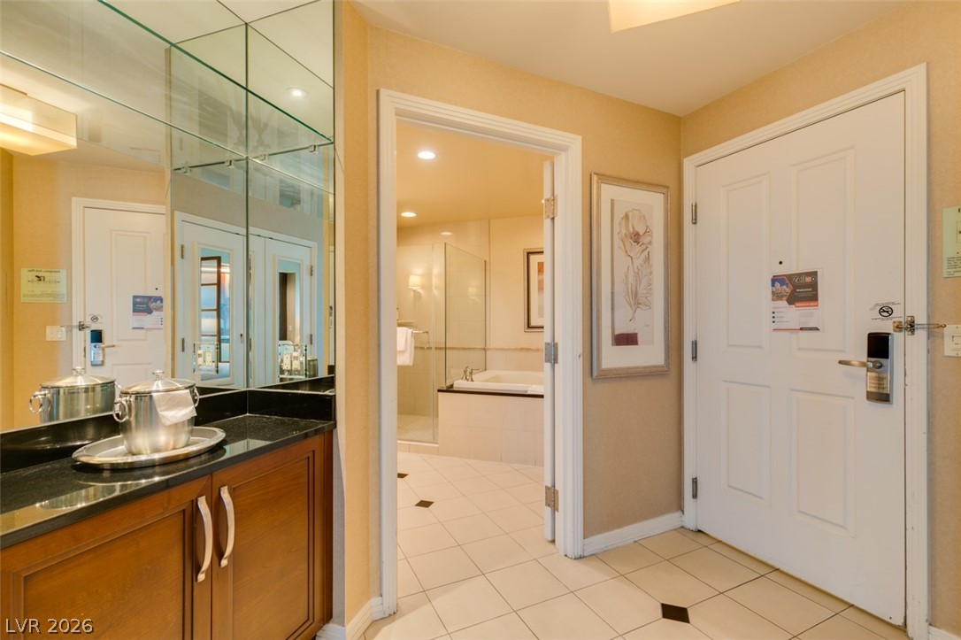 125 East HARMON Avenue 3707