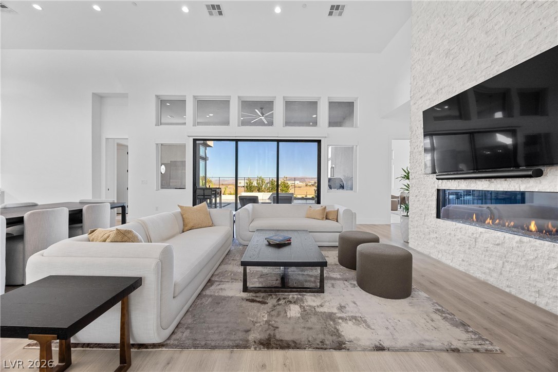 164 Vista Terrazza Street