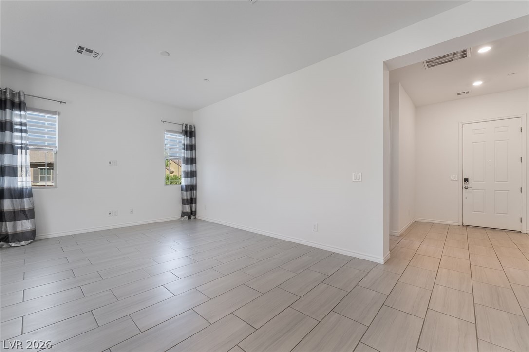 763 Willow Oasis Street