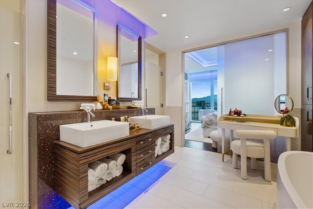 3750 Las Vegas Boulevard 2911