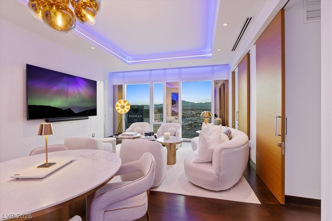 3750 Las Vegas Boulevard 2911