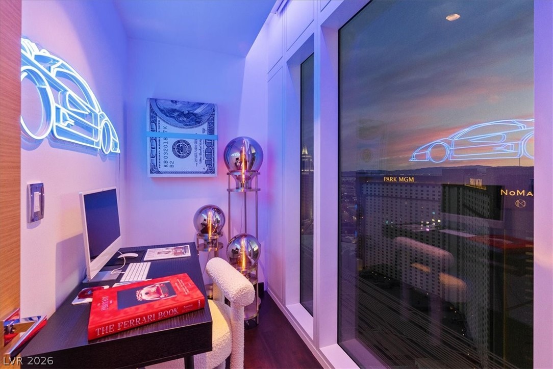 3750 Las Vegas Boulevard 2911