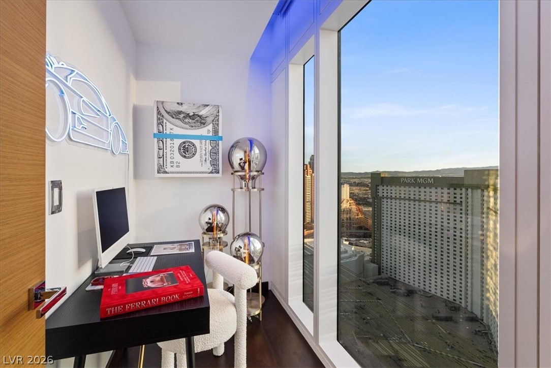 3750 Las Vegas Boulevard 2911