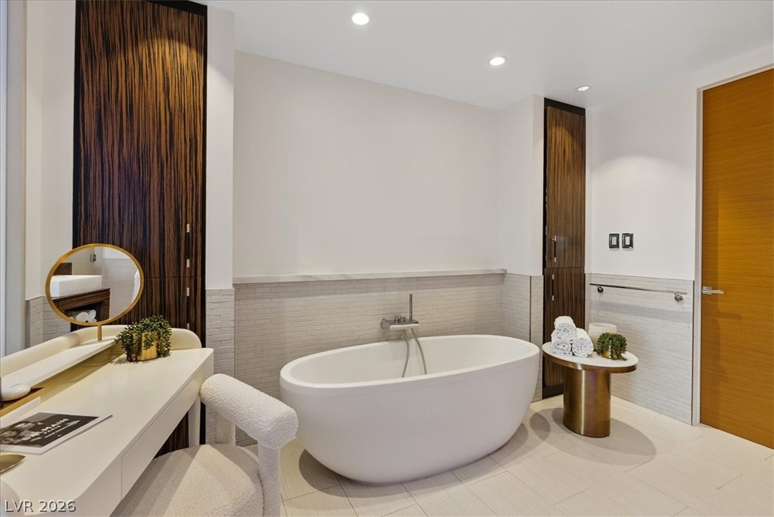 3750 Las Vegas Boulevard 2911