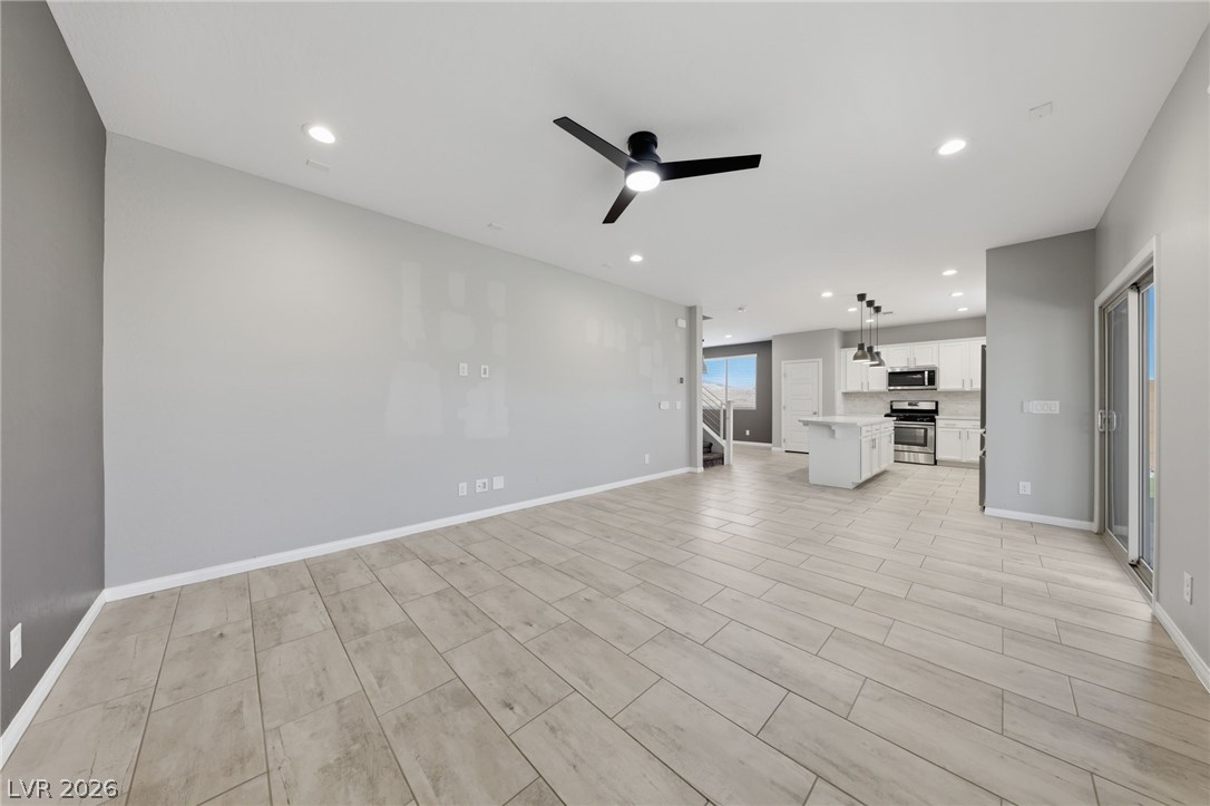 6602 Autumn Breeze Street