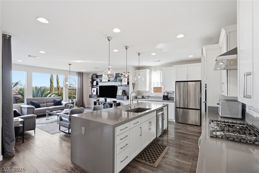 2672 Evolutionary Lane