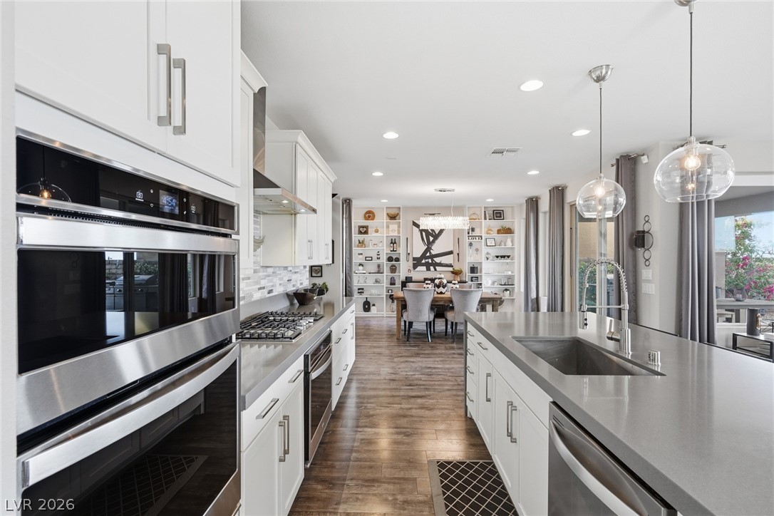 2672 Evolutionary Lane