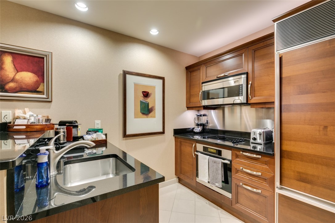 125 East HARMON Avenue 2821