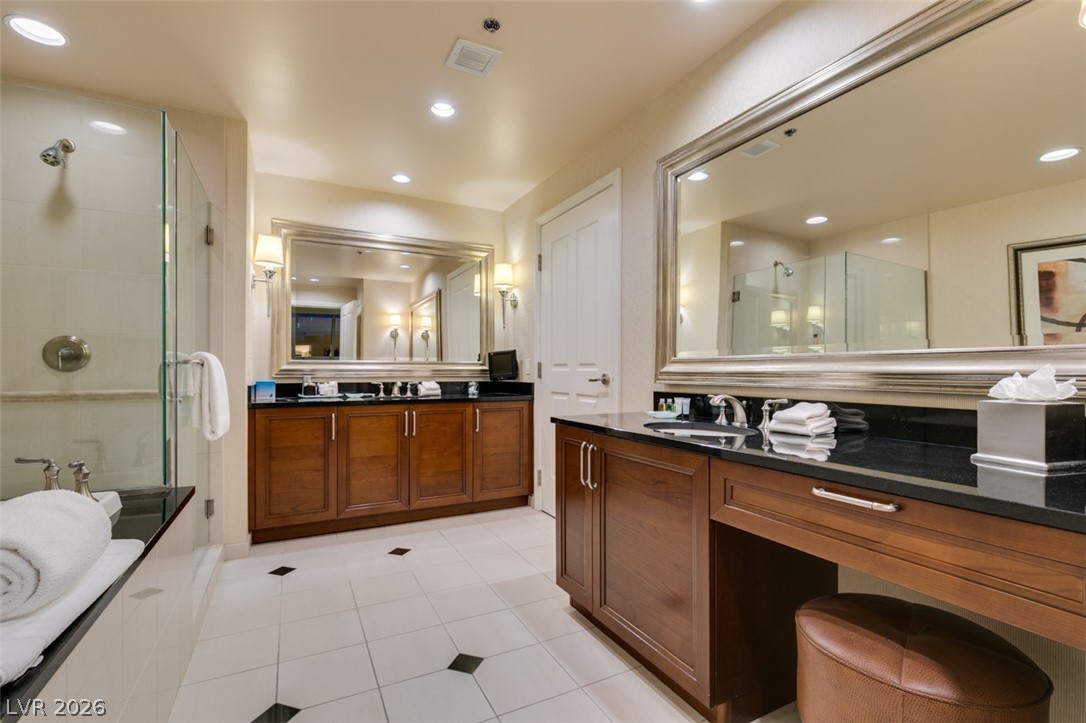 125 East HARMON Avenue 2821