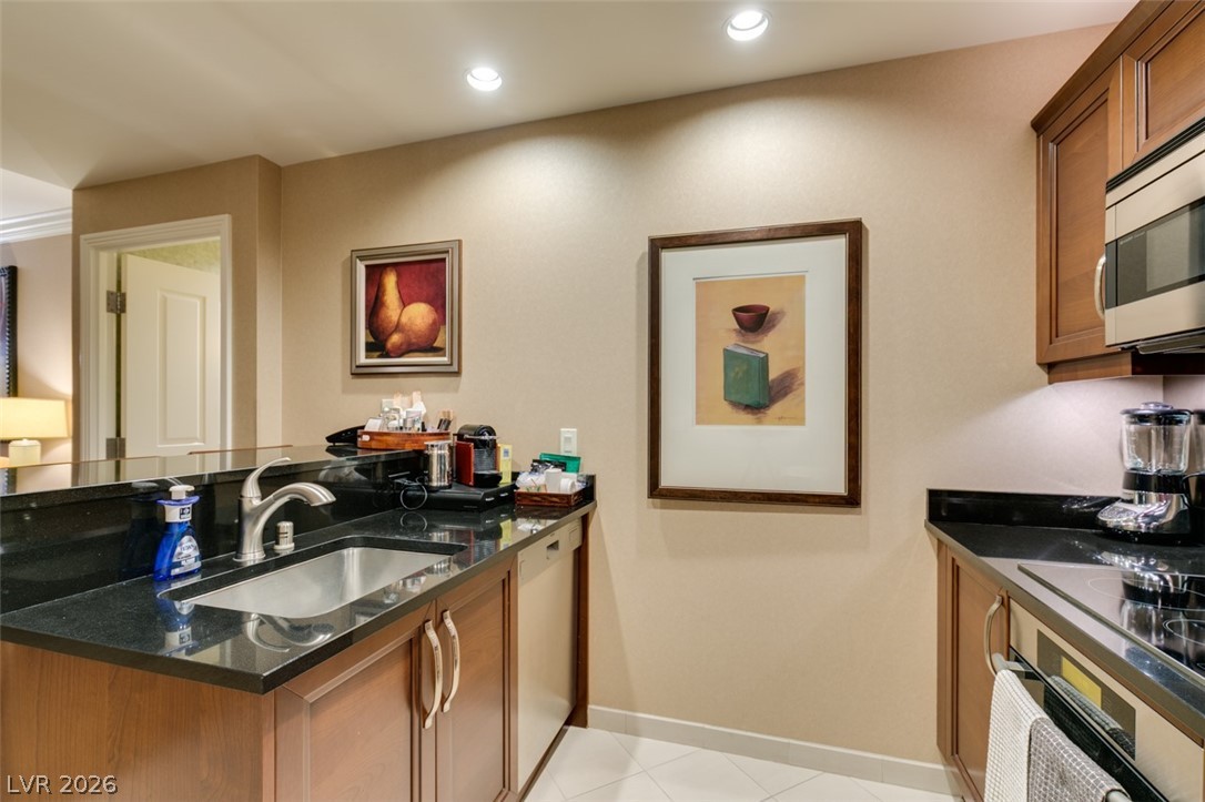 125 East HARMON Avenue 2821