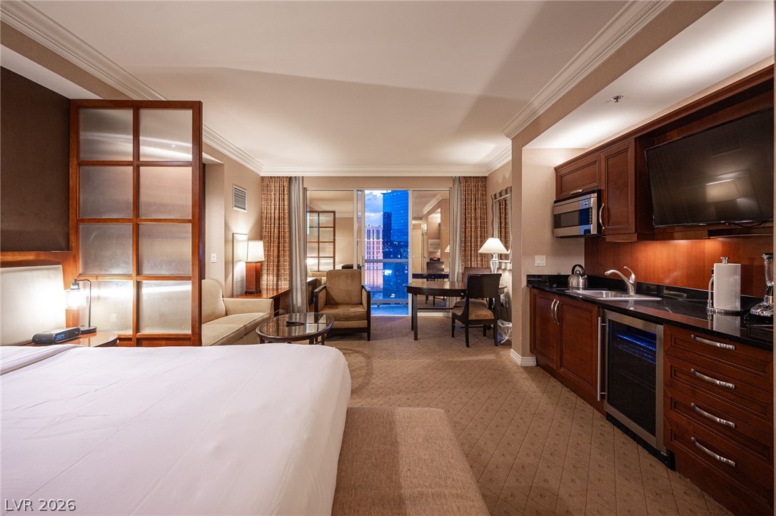 135 East HARMON Avenue 1017