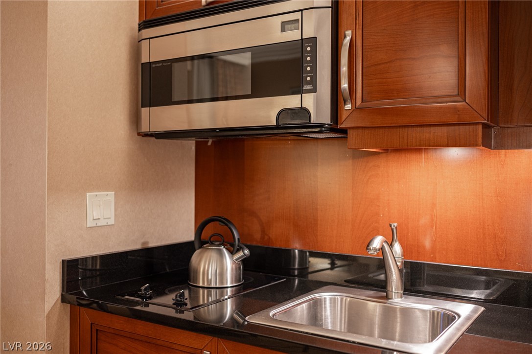 135 East HARMON Avenue 1017